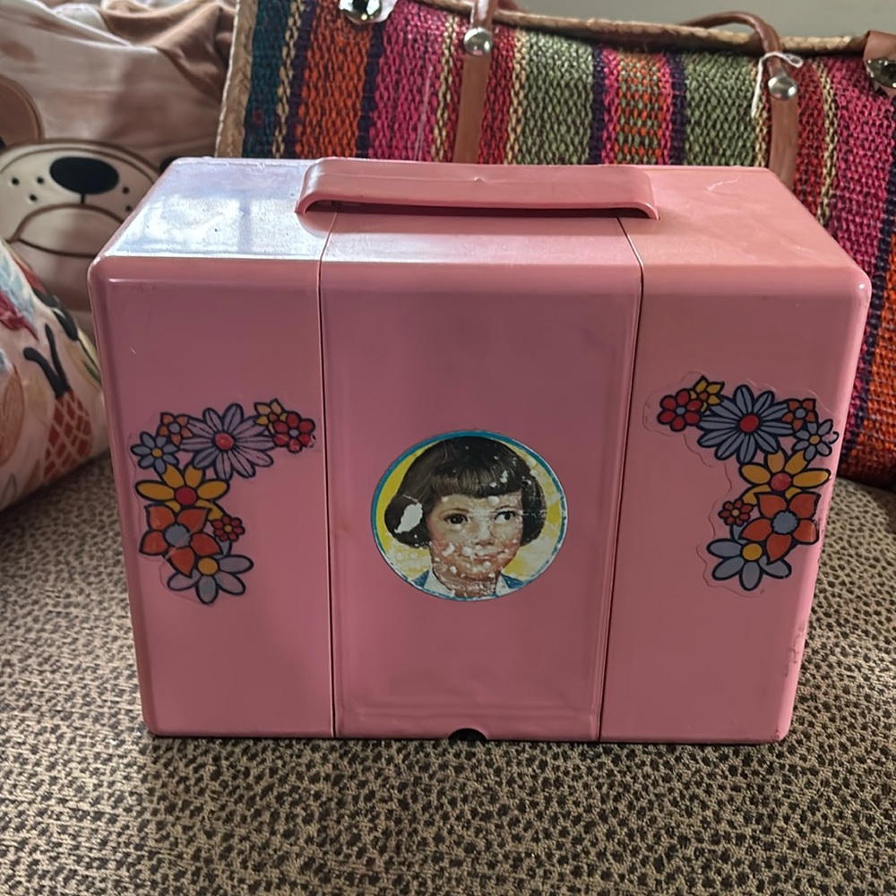 Vintage Makeup Dresser/Jewelry Box